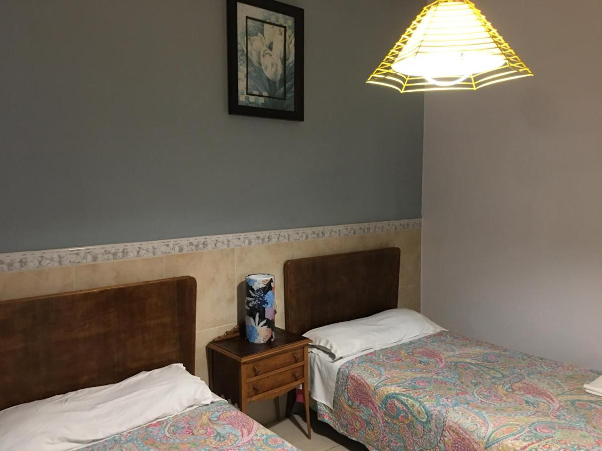 Hostal O Labrador Ξενοδοχείο O Hospital Εξωτερικό φωτογραφία