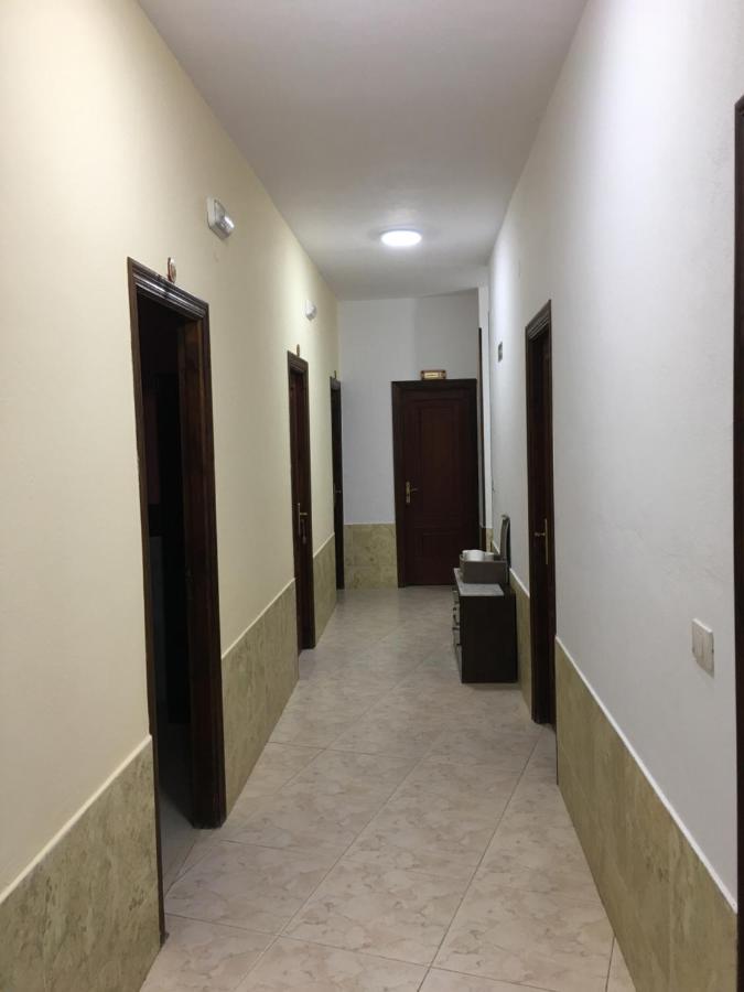 Hostal O Labrador Ξενοδοχείο O Hospital Εξωτερικό φωτογραφία