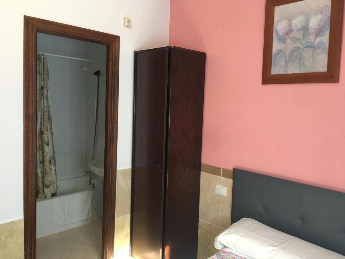 Hostal O Labrador Ξενοδοχείο O Hospital Εξωτερικό φωτογραφία