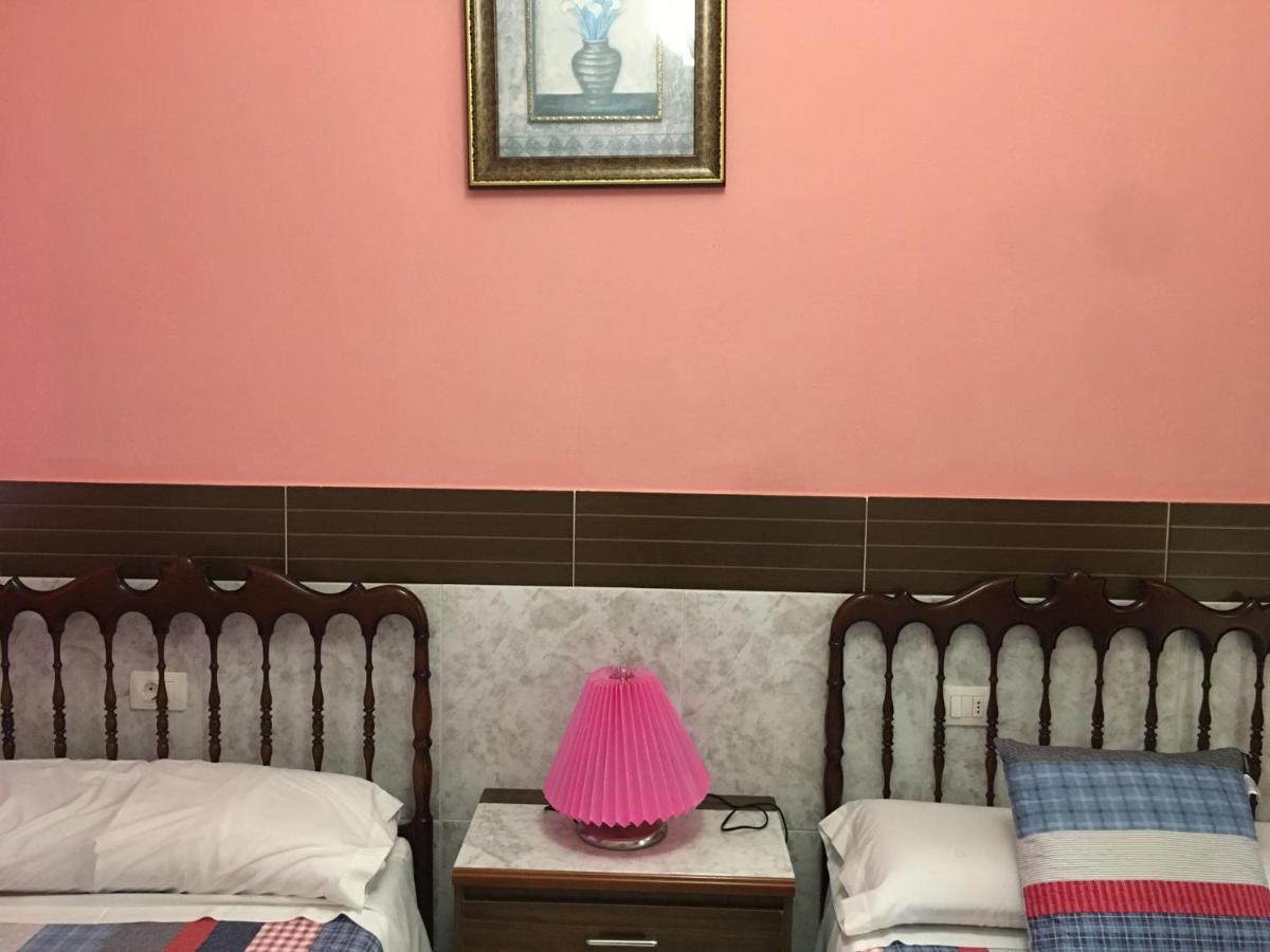 Hostal O Labrador Ξενοδοχείο O Hospital Εξωτερικό φωτογραφία
