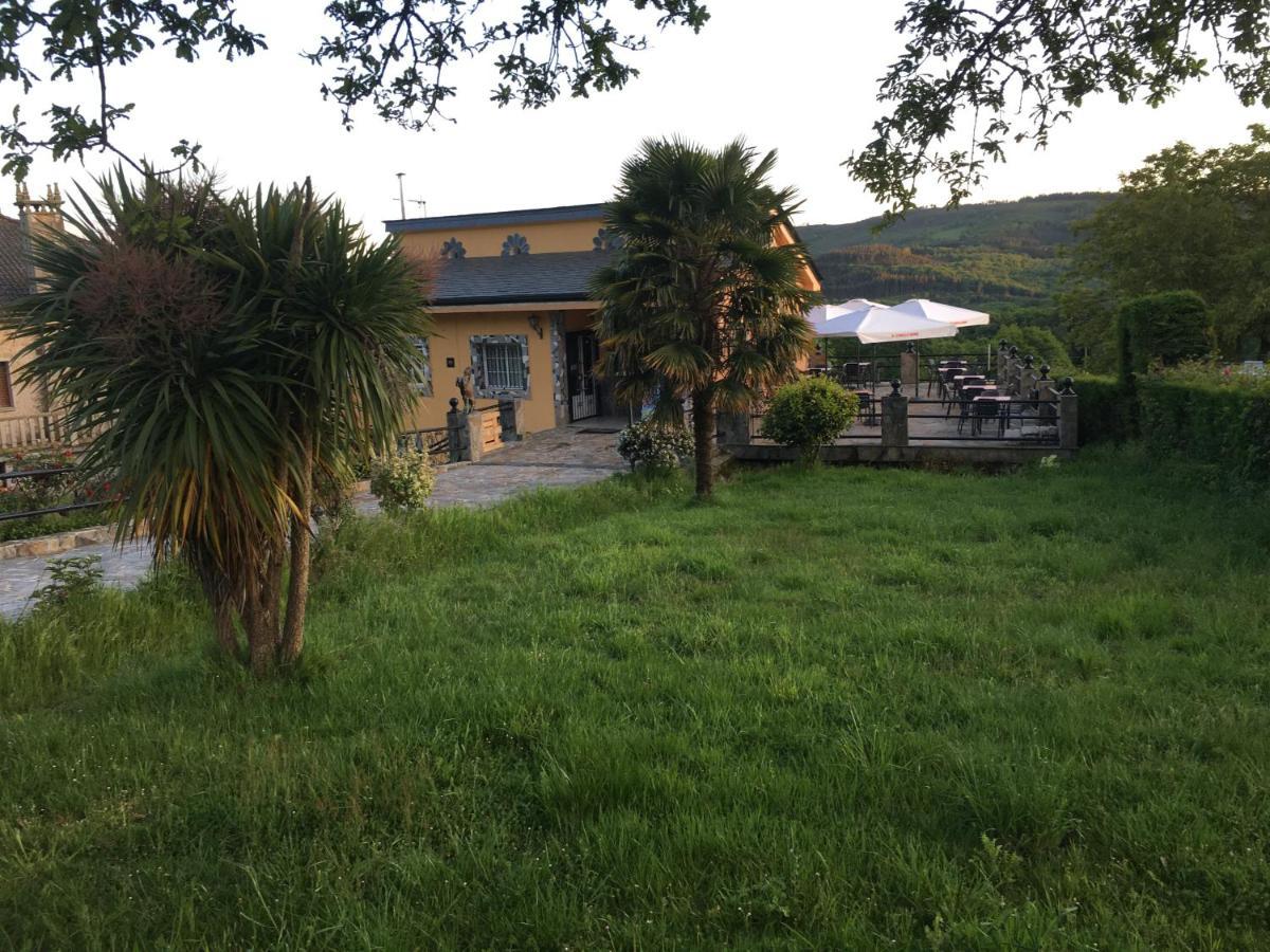 Hostal O Labrador Ξενοδοχείο O Hospital Εξωτερικό φωτογραφία