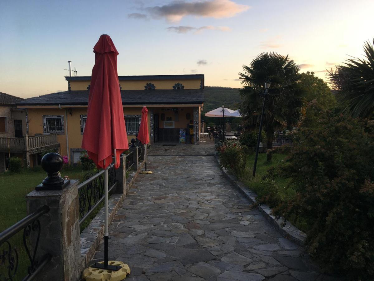 Hostal O Labrador Ξενοδοχείο O Hospital Εξωτερικό φωτογραφία