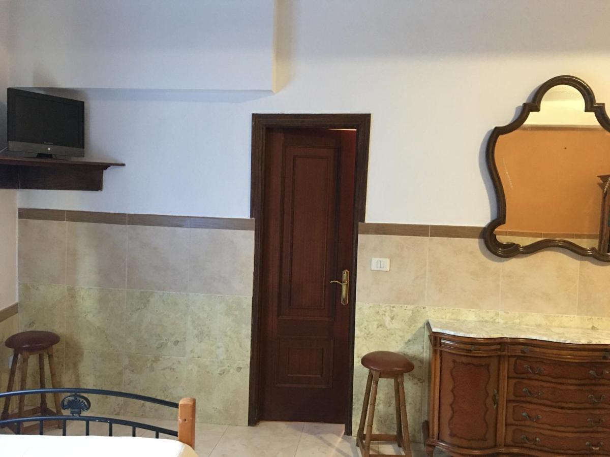 Hostal O Labrador Ξενοδοχείο O Hospital Εξωτερικό φωτογραφία