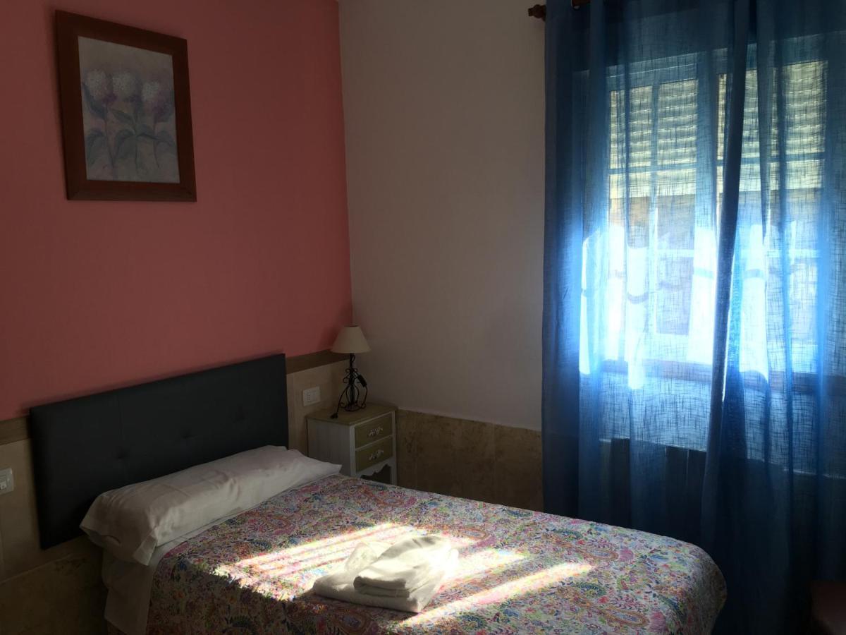 Hostal O Labrador Ξενοδοχείο O Hospital Εξωτερικό φωτογραφία