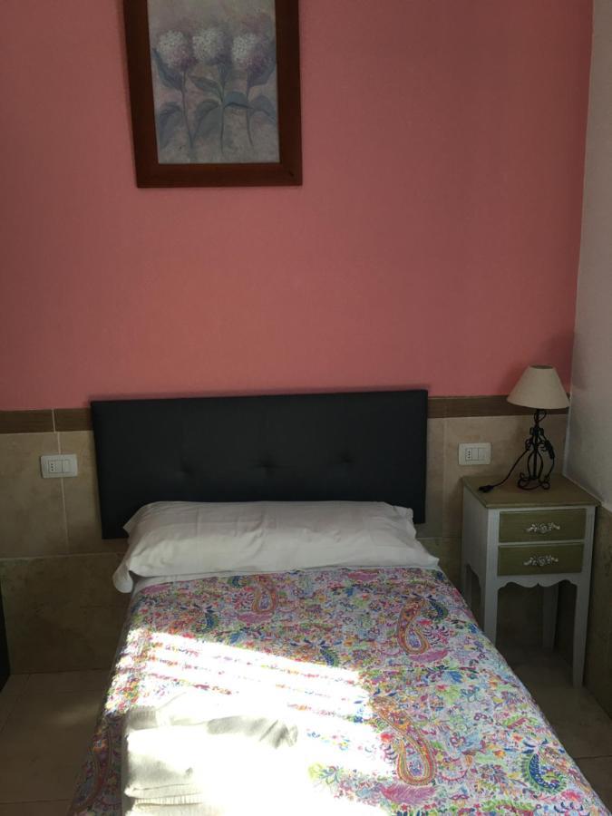 Hostal O Labrador Ξενοδοχείο O Hospital Εξωτερικό φωτογραφία
